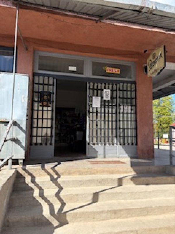 Predam zabehnutu prevadzku potraviny a bar - 02