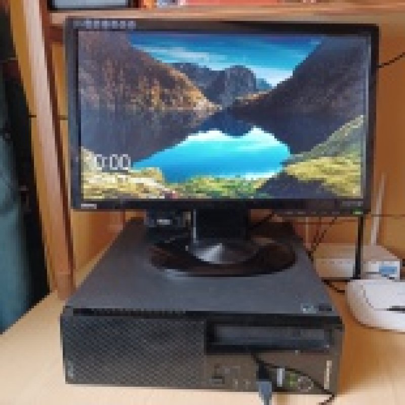 Komputer stacjonarny i monitor