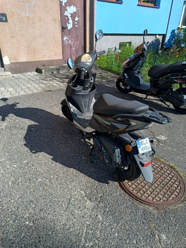 Sprzedam skuter - 01