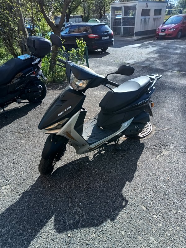Sprzedam skuter - 04