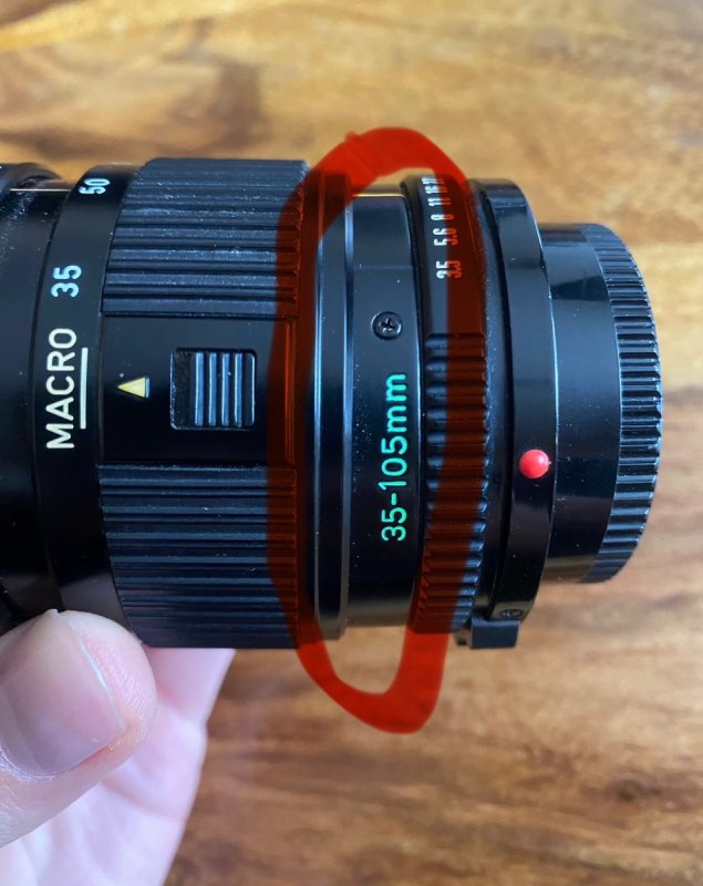 Obiektyw Canon FD 35 105mm lekko uszkodzony