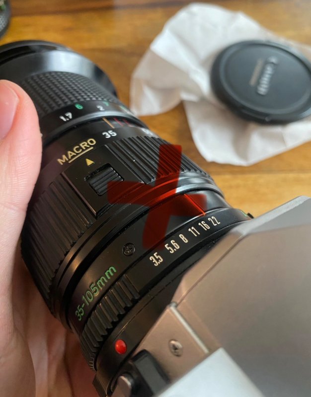 Obiektyw Canon FD 35 105mm lekko uszkodzony - 01 Obiektyw Canon FD 35 105mm lekko uszkodzony - 01
