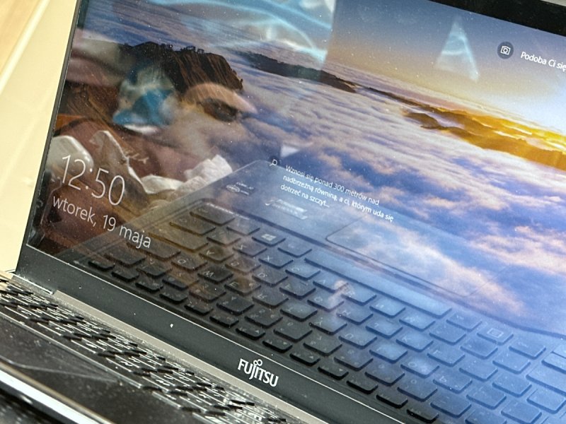 Laptop Fujitsu brak ładowarki - 02