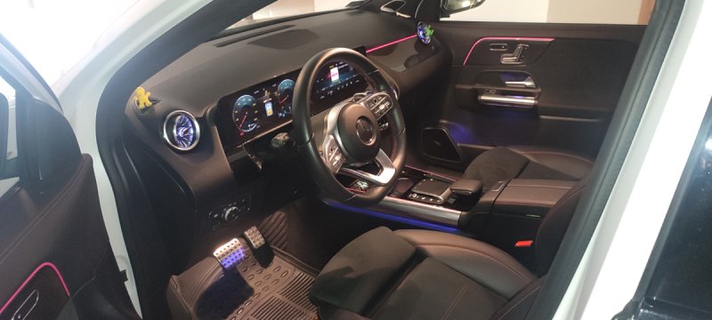 Mercedes Benz GLA 200 pełne AMG panoramiczny dach - 04