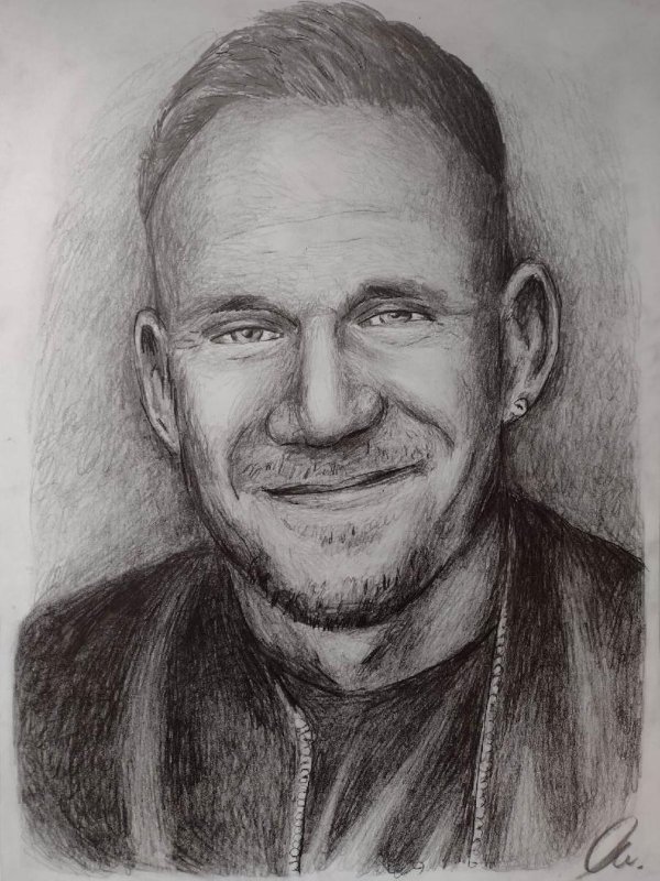Portret ze zdjęcia ołówkiem lub kredkami