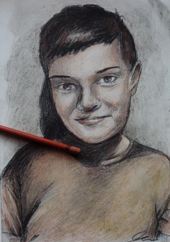 Portret ze zdjęcia ołówkiem lub kredkami - 02