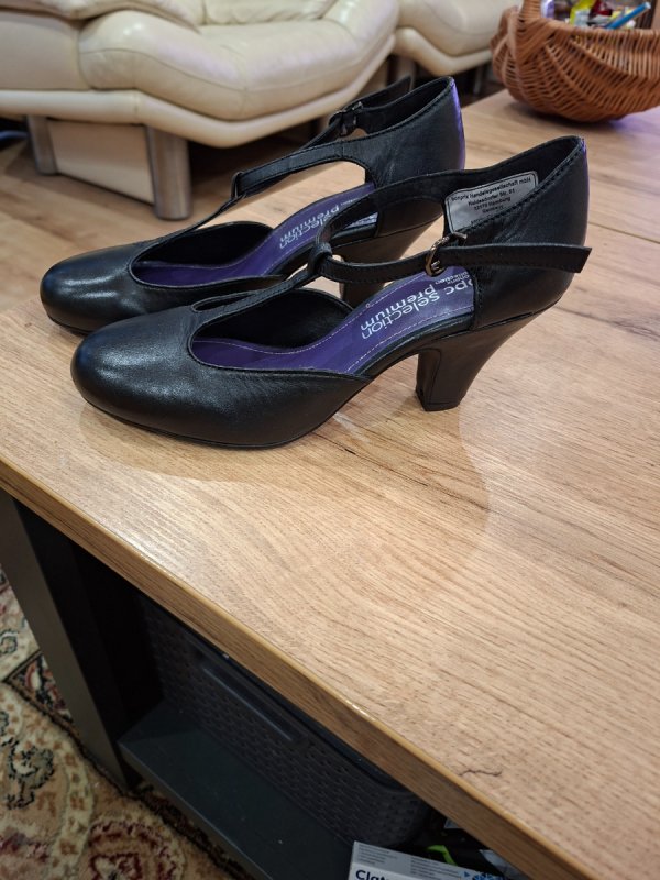 Buty damskie na obcasie 37 nowe - 01 Buty damskie na obcasie 37 nowe - 01