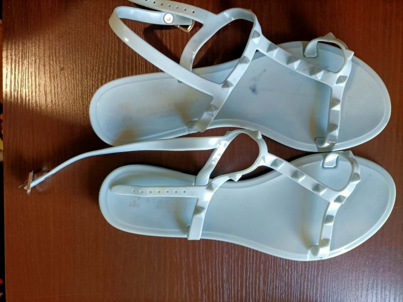 Oddam buty - 01 Oddam buty - 01
