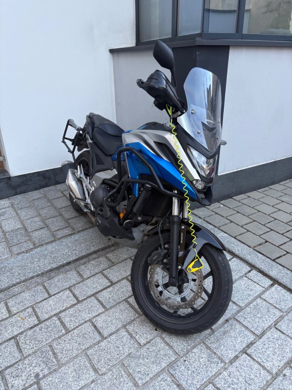 Poszukiwana Motocyklistka, Motocyklistki Przewodni - 01