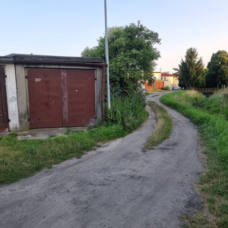 Sprzedam garaz Wronia - 02
