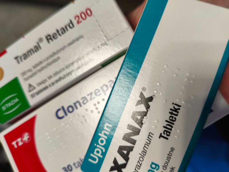 XANAX / ClonazepaM/ TramadoL 200