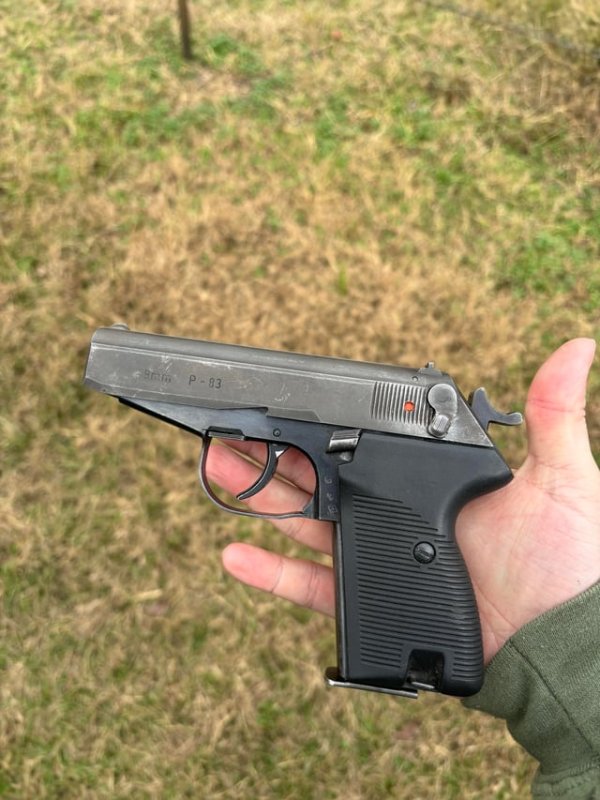 Pistolet broń krótka kopyto Wanad p83 p 83 - 04